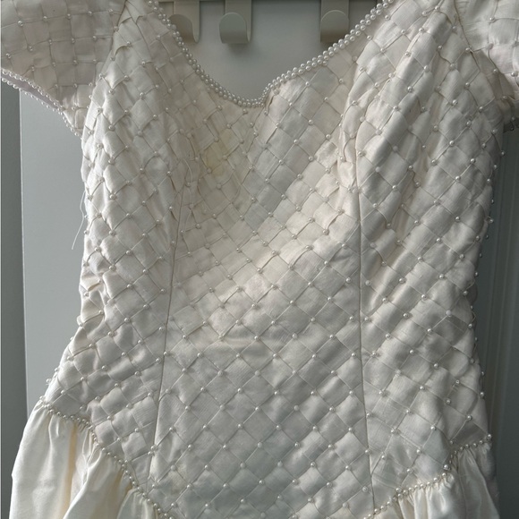 Silk Wedding dress and veil. - Picture 3 of 10